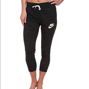 NWT - Nike Women’s Casual Sport Capri